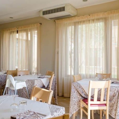 sala-ristorante-magnificat-hotel-resort-abruzzo